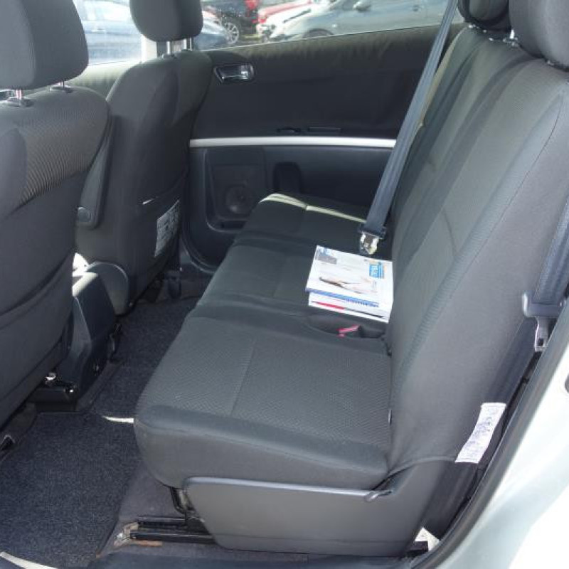 Ceinture arriere gauche TOYOTA COROLLA VERSO 2 Photo n°9