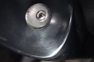 Attache ceinture arriere droit PEUGEOT 405