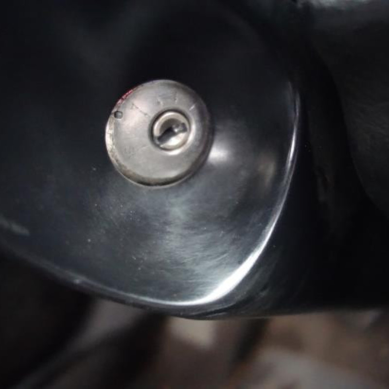 Attache ceinture arriere droit PEUGEOT 405 Photo n°11