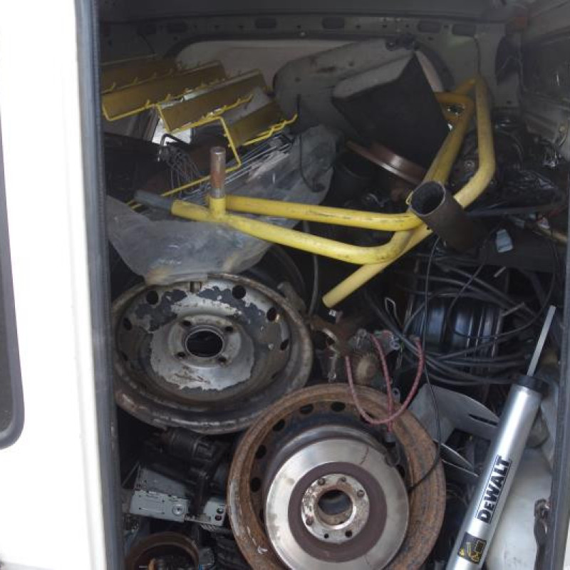 Attache ceinture avant droit RENAULT EXPRESS Photo n°8