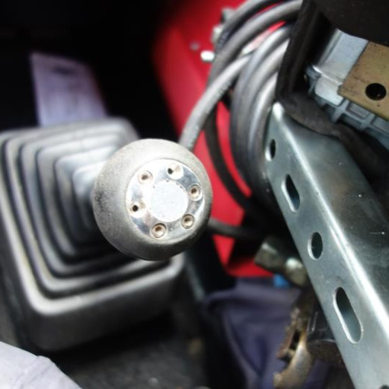 Attache ceinture avant droit RENAULT EXPRESS Photo n°9