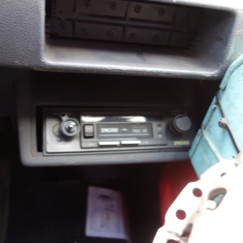 Attache ceinture avant droit RENAULT EXPRESS Photo n°10