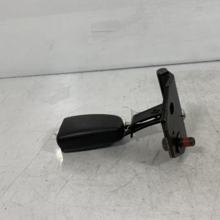 Attache ceinture arriere droit MITSUBISHI CARISMA