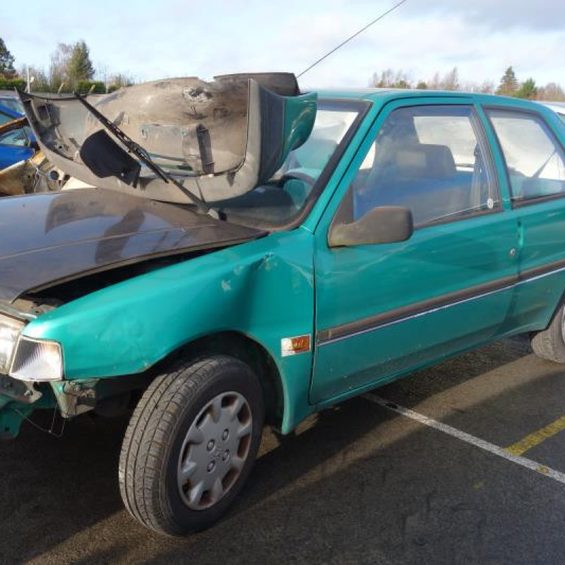 Malle/Hayon arriere PEUGEOT 106 Photo n°3
