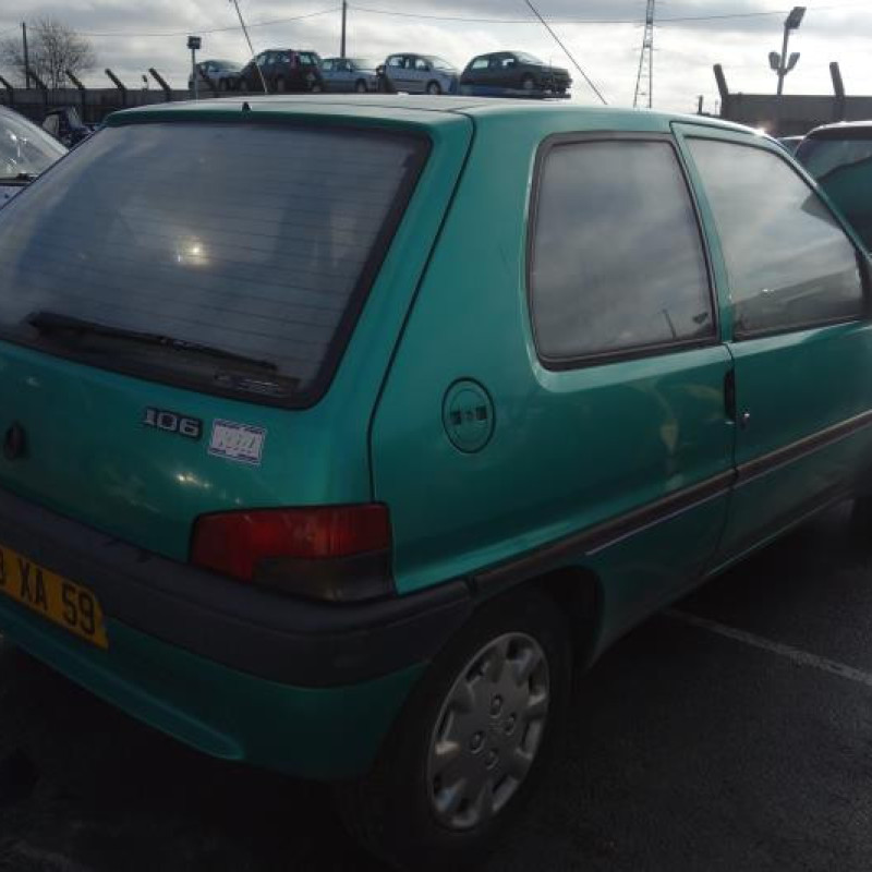 Malle/Hayon arriere PEUGEOT 106 Photo n°5