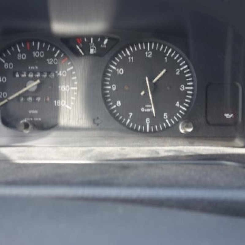 Attache ceinture arriere droit CITROEN AX Photo n°10