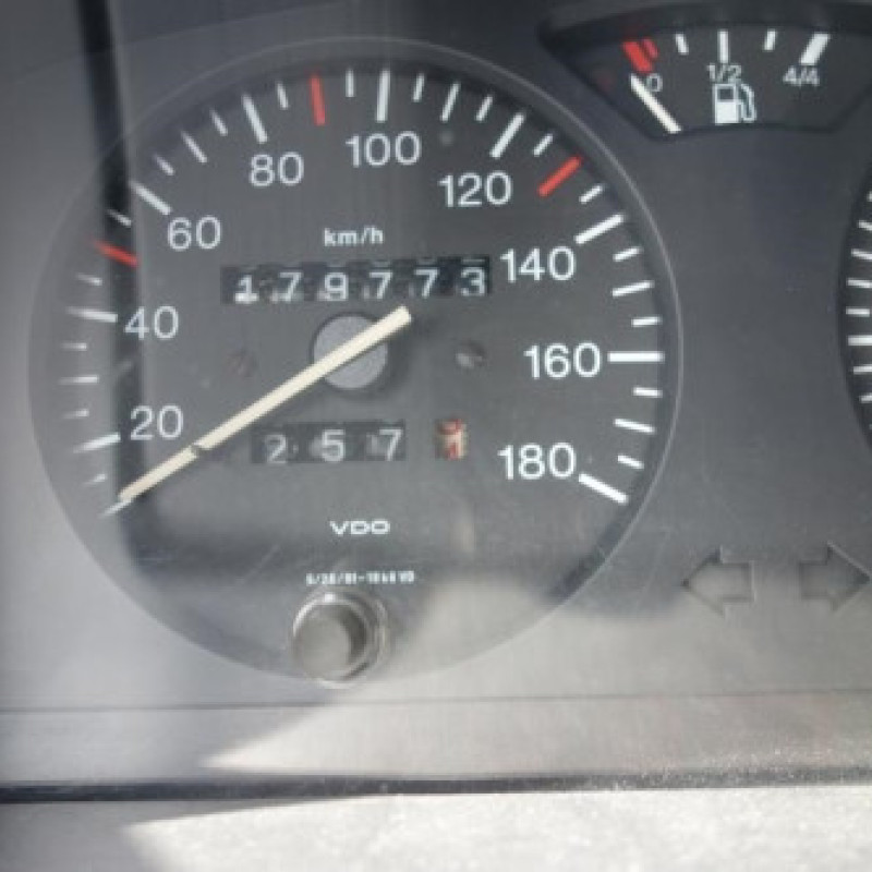 Attache ceinture arriere droit CITROEN AX Photo n°12