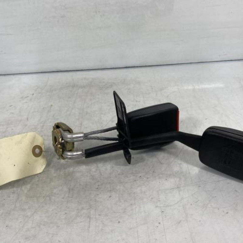 Attache ceinture arriere droit AUDI A4 1 Photo n°3