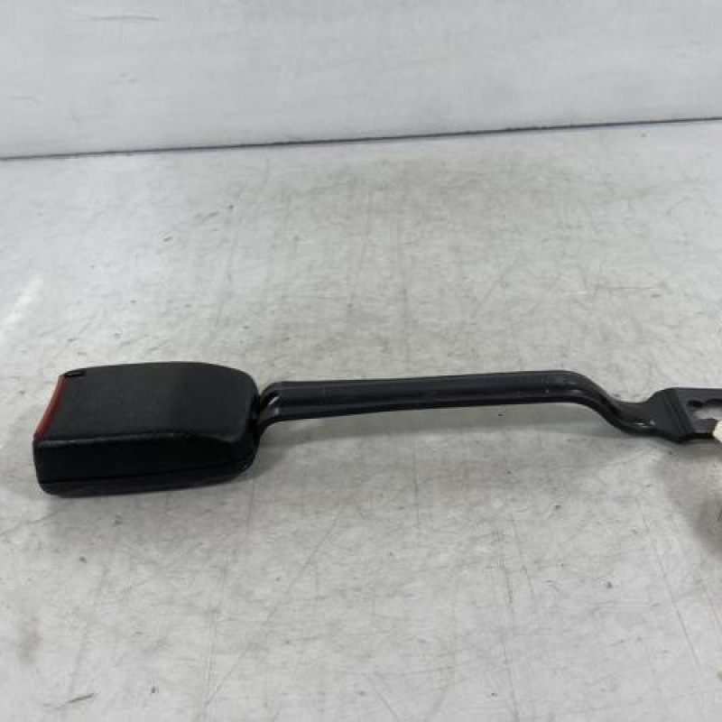 Attache ceinture avant droit AUDI A4 1 Photo n°2