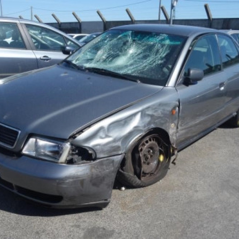 Ceinture arriere gauche AUDI A4 1 Photo n°4