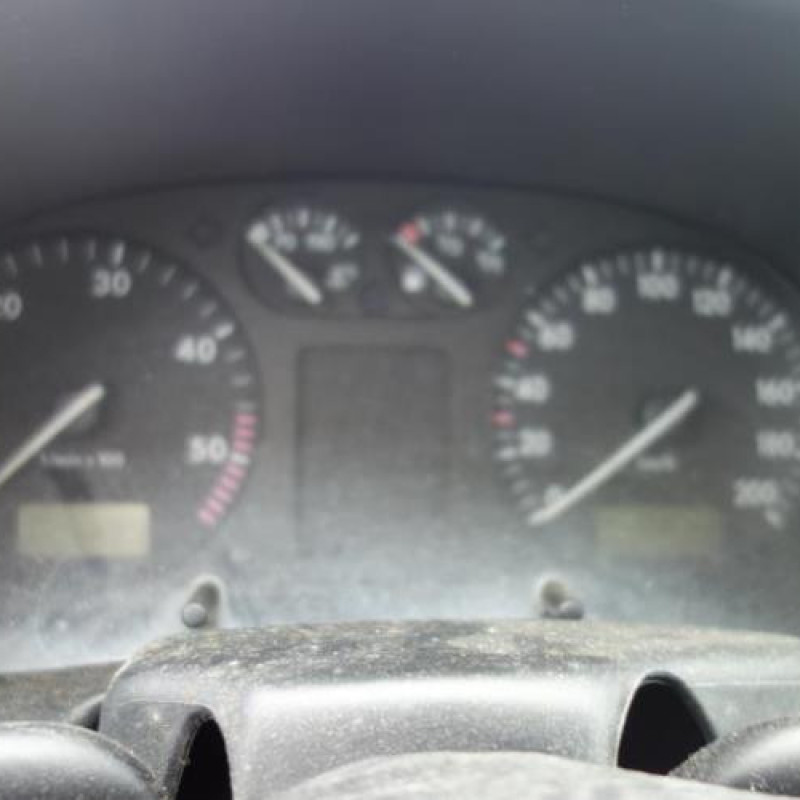 Ceinture arriere gauche VOLKSWAGEN POLO 3 Photo n°13