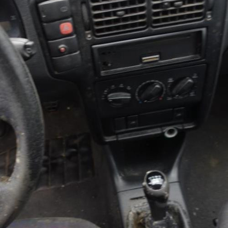 Ceinture arriere gauche VOLKSWAGEN POLO 3 Photo n°14
