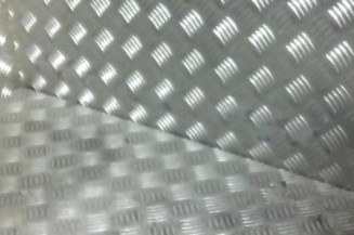 Verin de coffre SEAT IBIZA 4 Photo n°1
