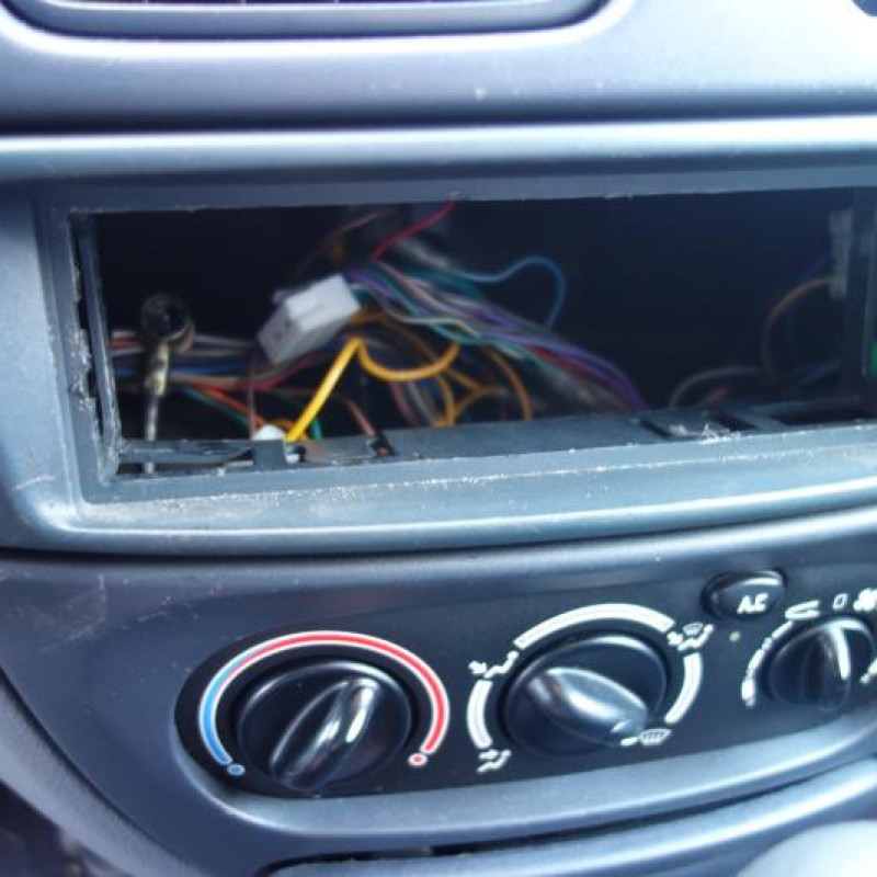 Ceinture arriere droit RENAULT MEGANE 1 Photo n°9