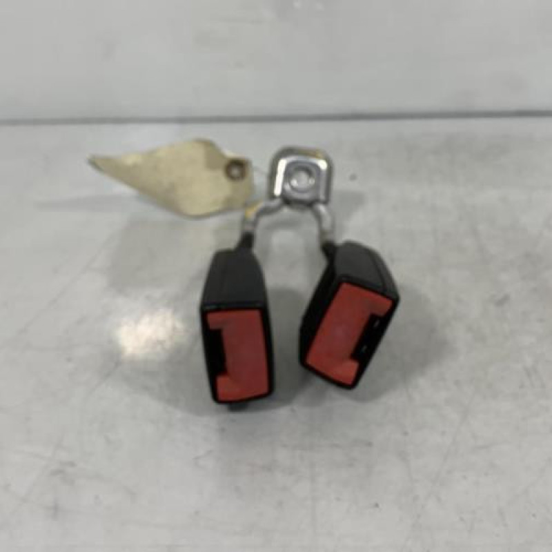 Attache ceinture arriere gauche SEAT IBIZA 4 Photo n°1