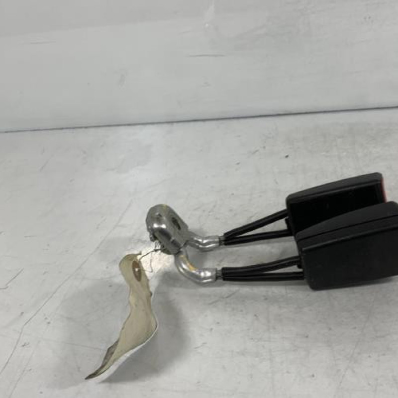 Attache ceinture arriere gauche SEAT IBIZA 4 Photo n°3