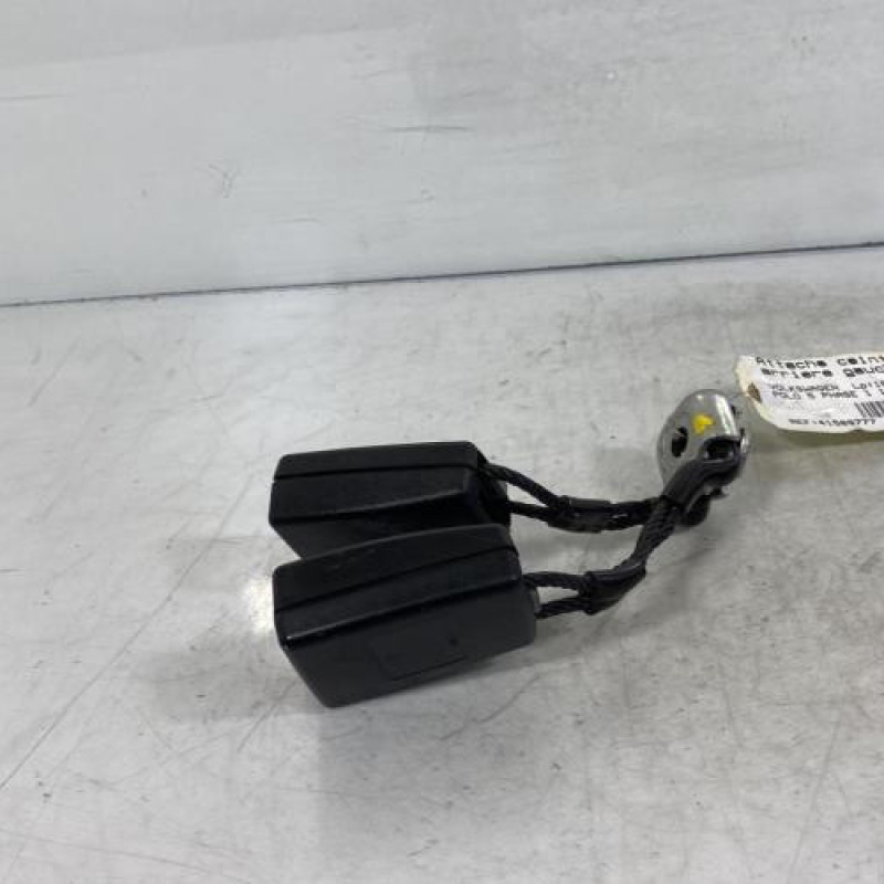 Attache ceinture arriere gauche VOLKSWAGEN POLO 5 Photo n°2
