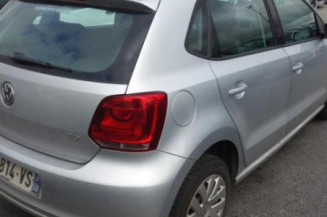 Attache ceinture arriere gauche VOLKSWAGEN POLO 5