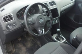Attache ceinture arriere gauche VOLKSWAGEN POLO 5