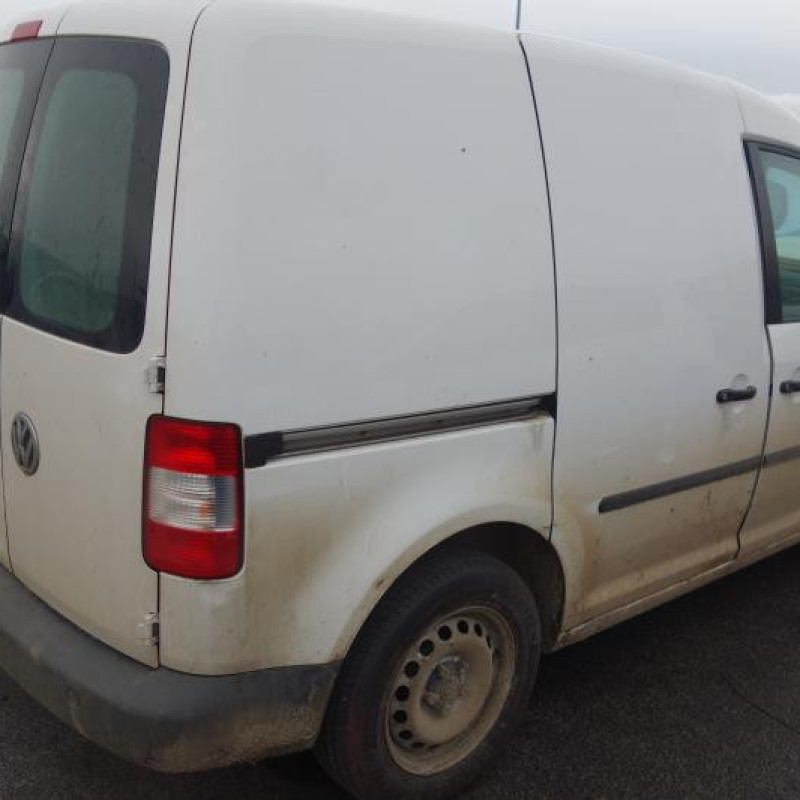 Attache ceinture avant droit VOLKSWAGEN CADDY 3 Photo n°6