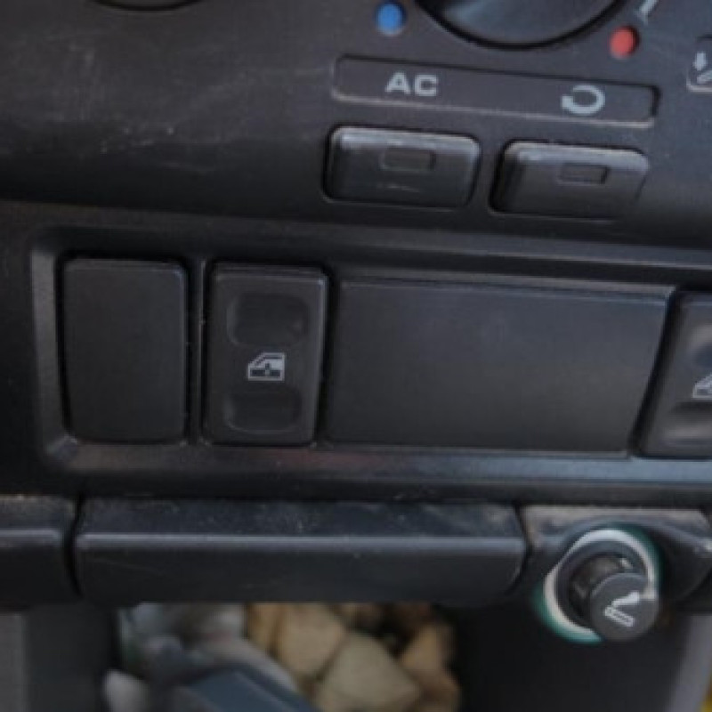 Ceinture arriere gauche VOLKSWAGEN POLO 3 Photo n°9