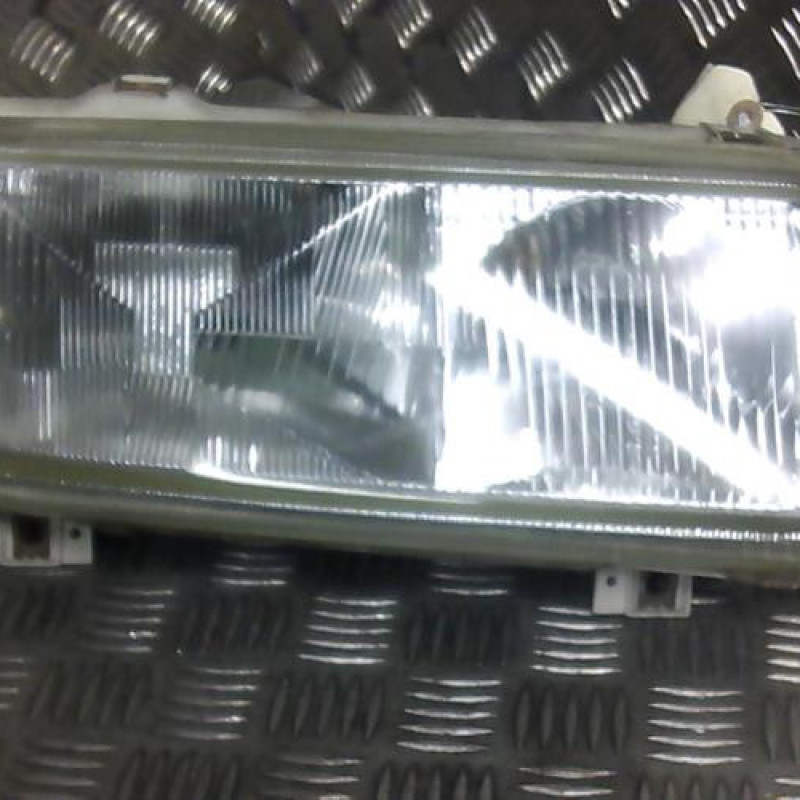 Optique avant principal droit (feux)(phare) VOLKSWAGEN PASSAT 3 Photo n°1