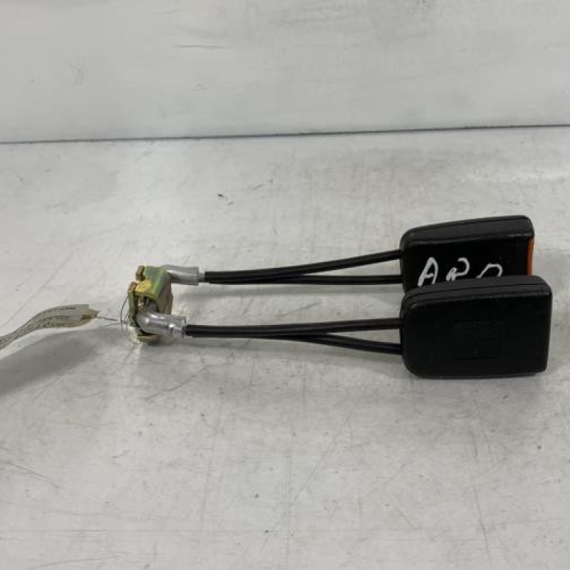 Attache ceinture arriere droit VOLKSWAGEN PASSAT 3 Photo n°3