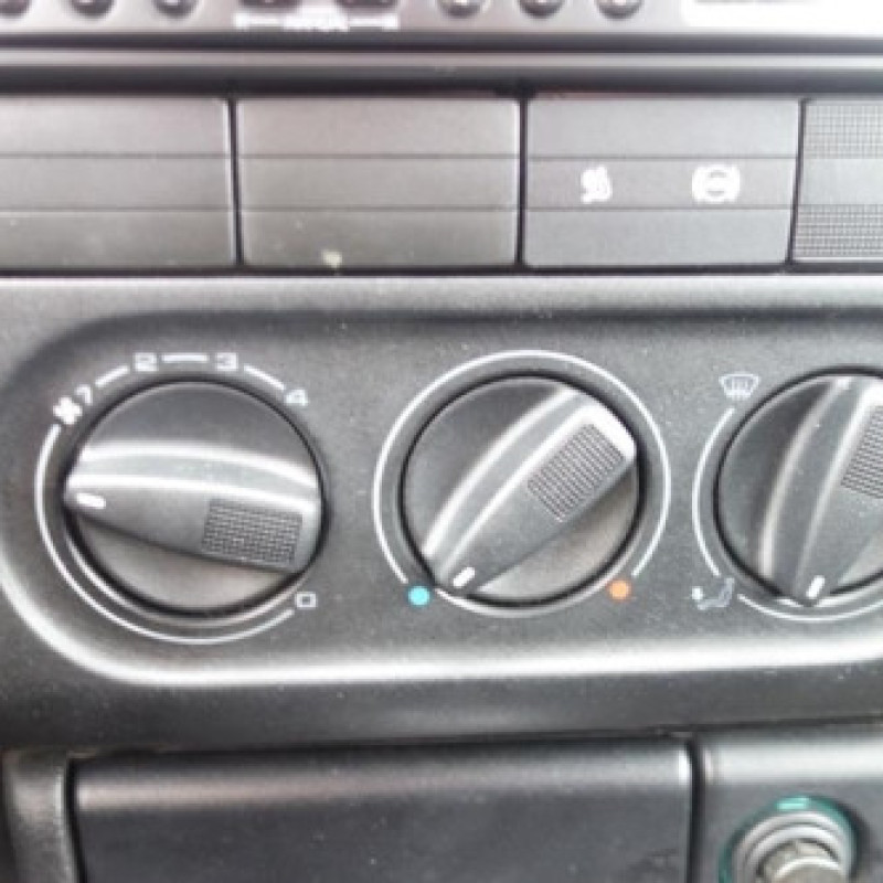Attache ceinture arriere droit VOLKSWAGEN PASSAT 3 Photo n°9