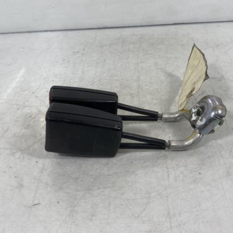 Attache ceinture arriere gauche SEAT IBIZA 3 Photo n°3