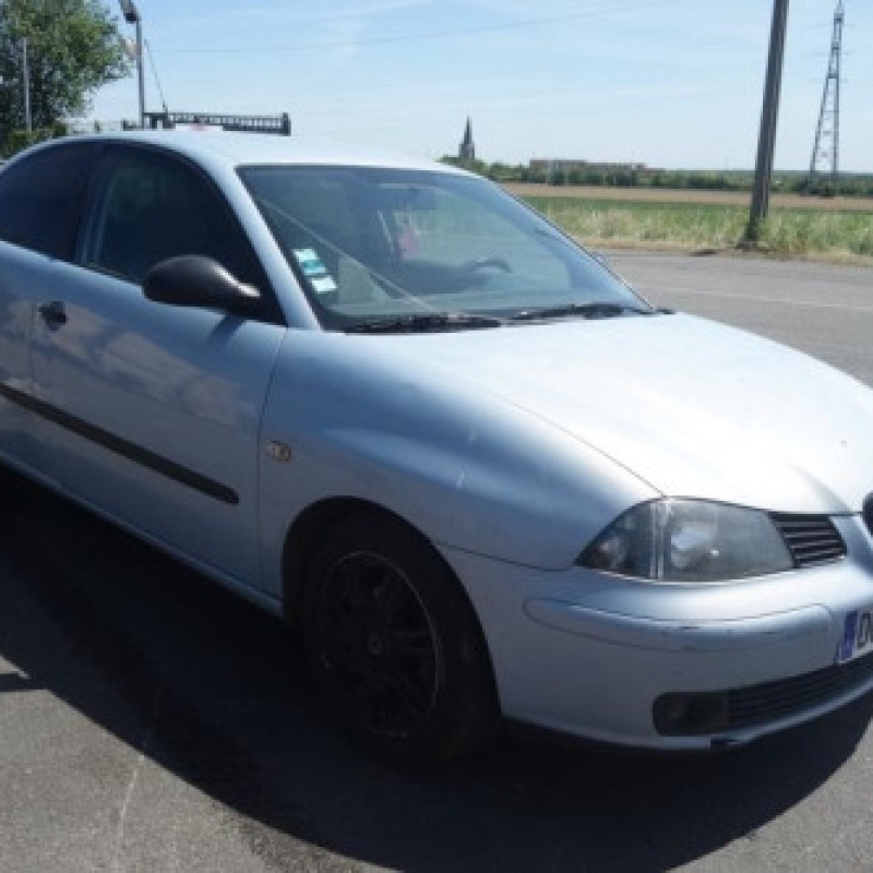 Attache ceinture arriere gauche SEAT IBIZA 3 Photo n°5