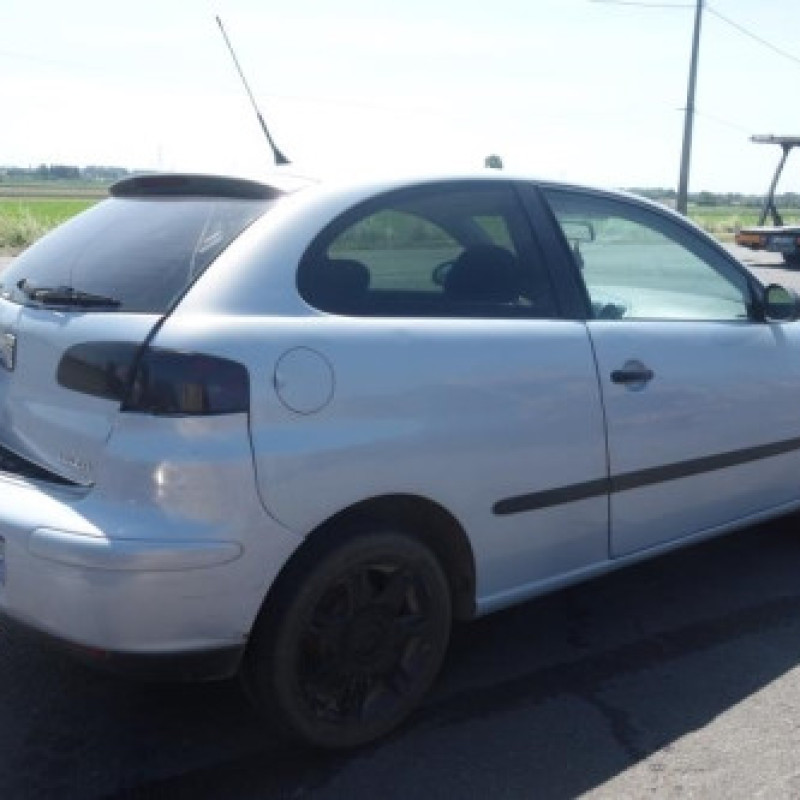 Attache ceinture arriere gauche SEAT IBIZA 3 Photo n°6