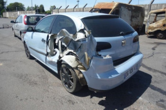 Attache ceinture arriere gauche SEAT IBIZA 3