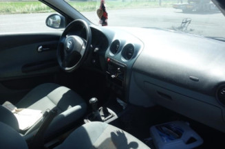 Attache ceinture arriere gauche SEAT IBIZA 3