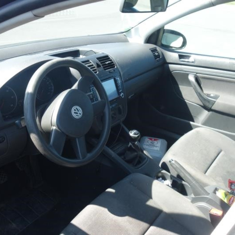 Ceinture arriere gauche VOLKSWAGEN GOLF 5 Photo n°8