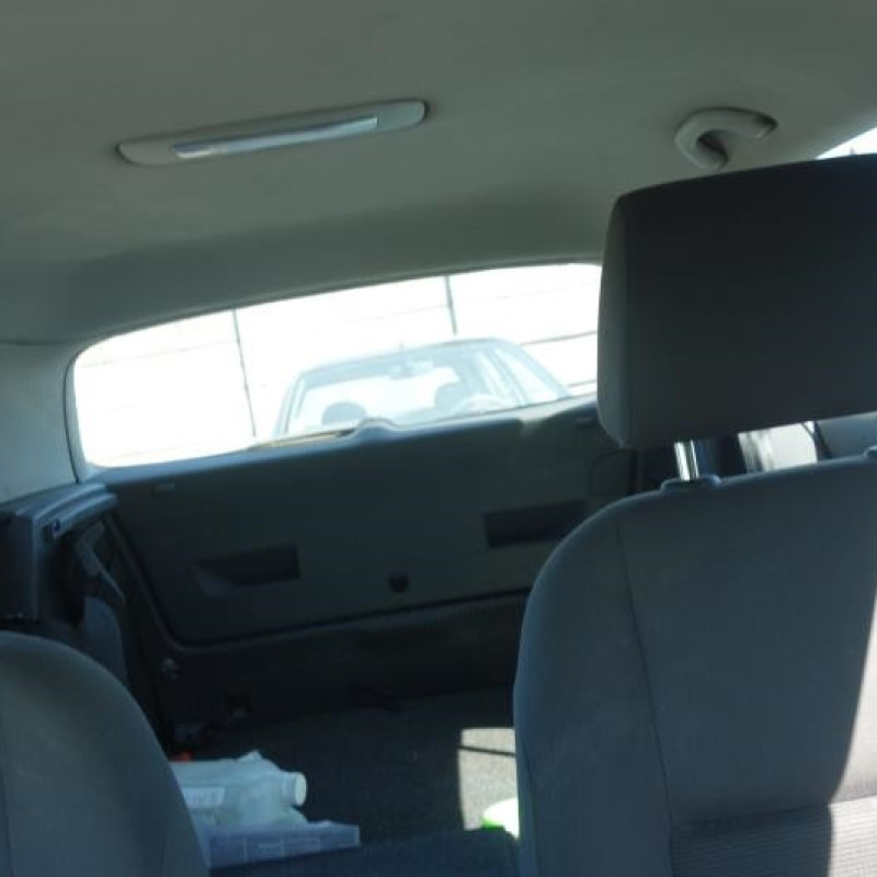 Ceinture arriere gauche VOLKSWAGEN GOLF 5 Photo n°10