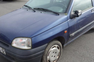 Pretensionneur de ceinture avant gauche RENAULT CLIO 1