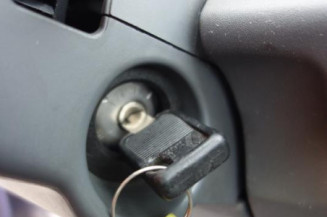 Pretensionneur de ceinture avant gauche RENAULT CLIO 1
