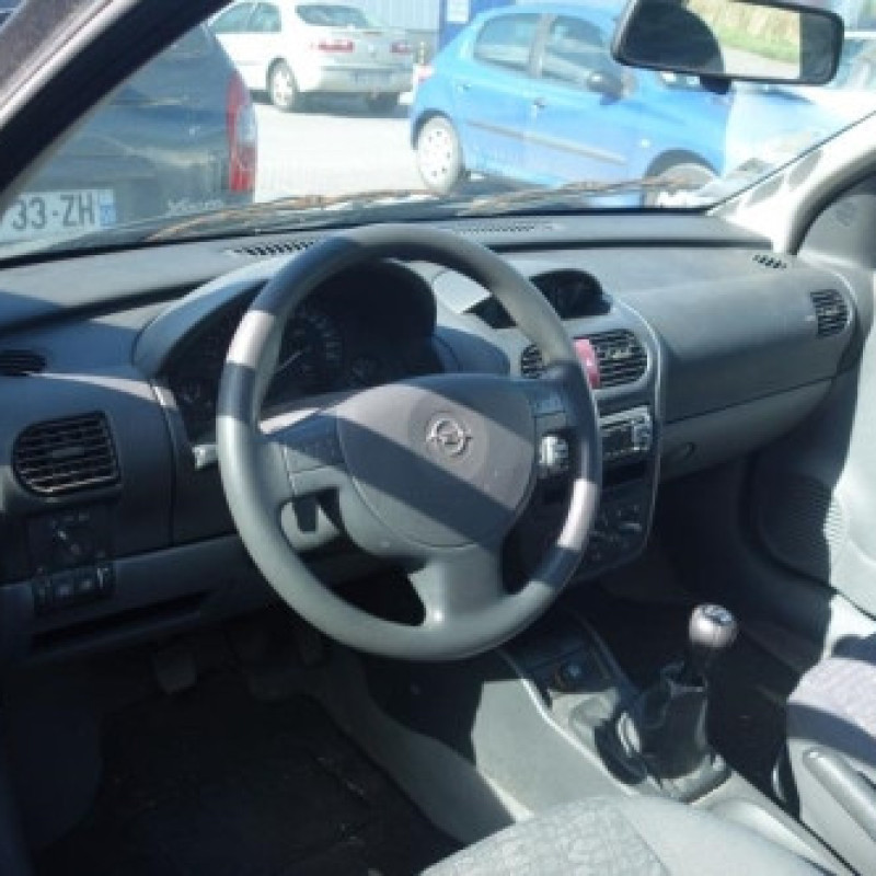 Ceinture arriere gauche OPEL CORSA C Photo n°8
