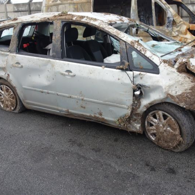 Verin de coffre FORD C-MAX 1 Photo n°3