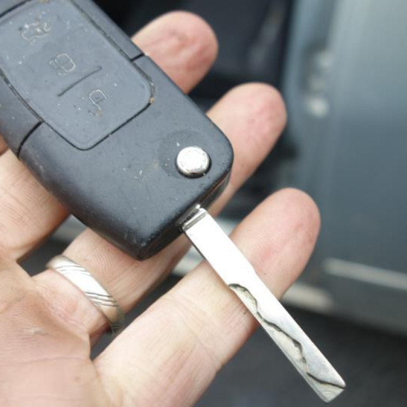 Verin de coffre FORD C-MAX 1 Photo n°11