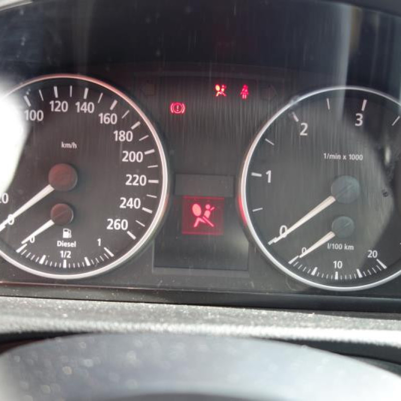 Ceinture arriere gauche BMW SERIE 3 E91 Photo n°8
