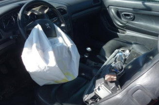 Vitre avant gauche PEUGEOT 406