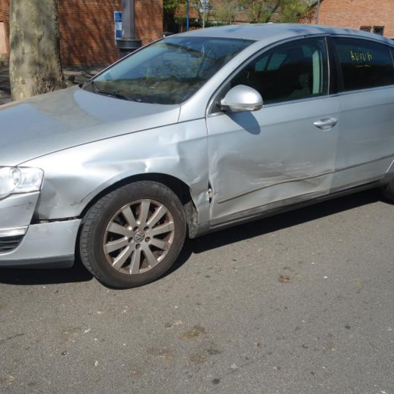 Air bag conducteur VOLKSWAGEN PASSAT 5 Photo n°4