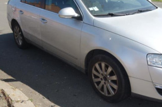 Air bag conducteur VOLKSWAGEN PASSAT 5