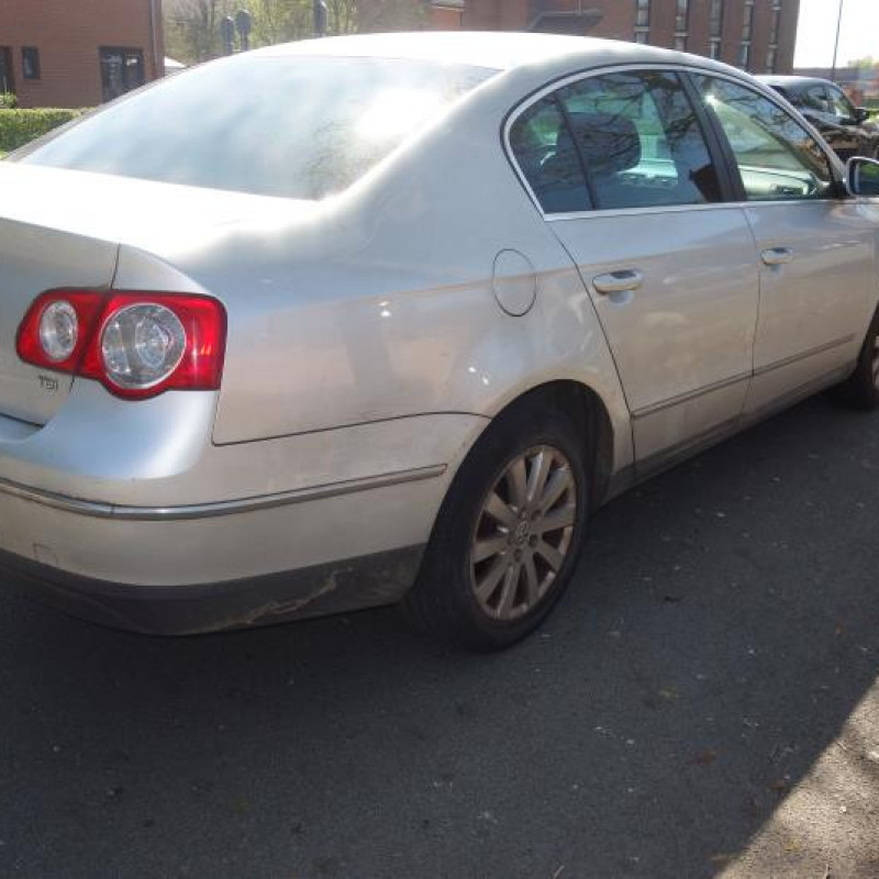 Air bag conducteur VOLKSWAGEN PASSAT 5 Photo n°6