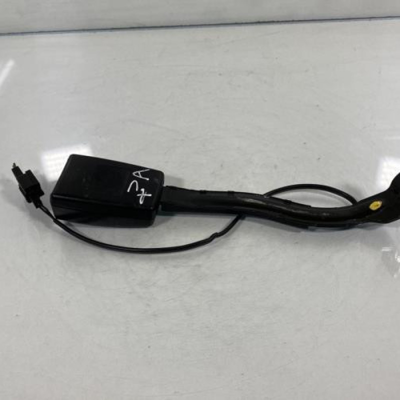 Attache ceinture avant droit VOLKSWAGEN PASSAT 5 Photo n°2