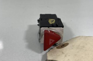 Bouton de warning VOLKSWAGEN PASSAT 5 Photo n°1