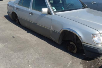 Trappe d'essence MERCEDES 300 W124