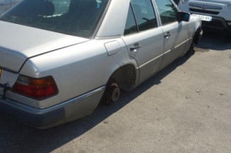 Trappe d'essence MERCEDES 300 W124
