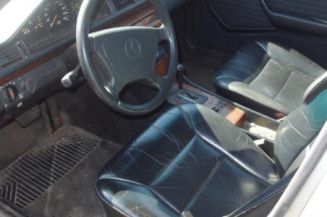 Trappe d'essence MERCEDES 300 W124